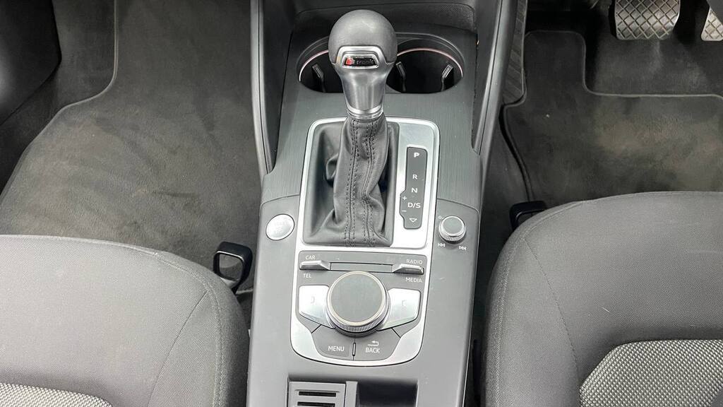 AUDI A3 1.0T FSI STRONIC (30 TFSI)
