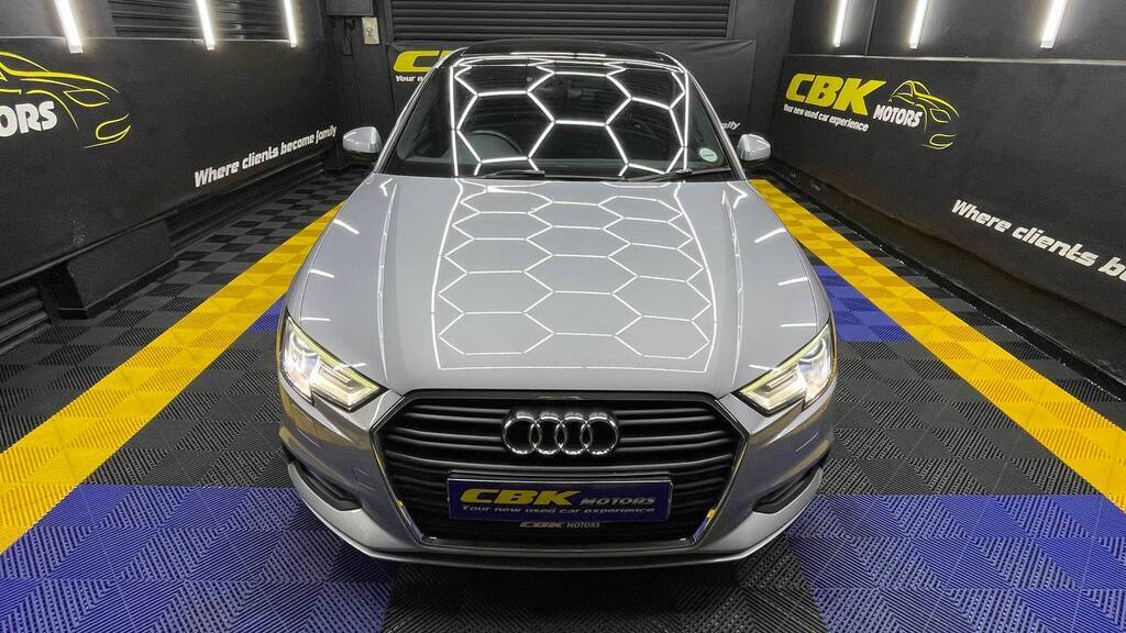 AUDI A3 1.0T FSI STRONIC (30 TFSI)