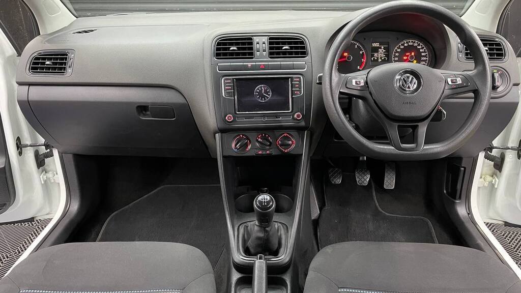 VOLKSWAGEN - POLO VIVO 1.4 COMFORTLINE (5DR)
