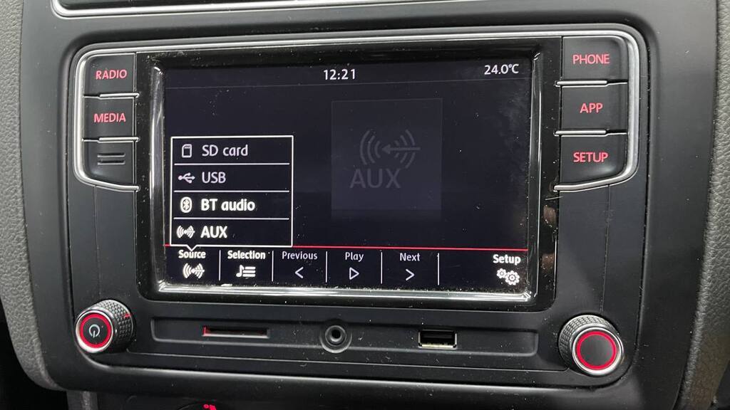 VOLKSWAGEN - POLO VIVO 1.4 COMFORTLINE (5DR)