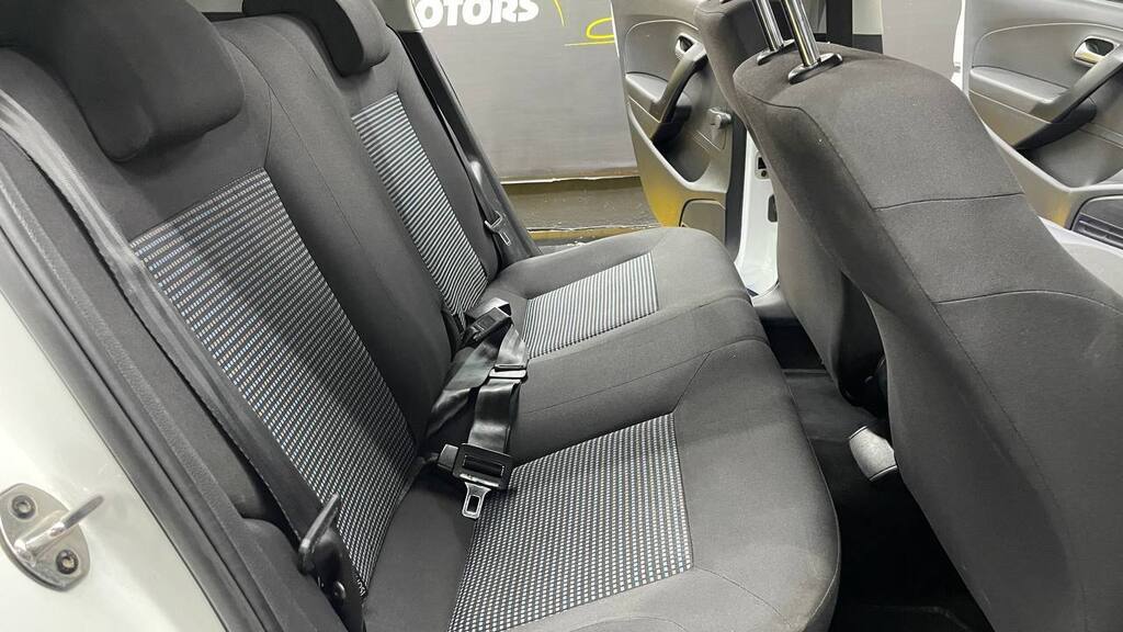 VOLKSWAGEN - POLO VIVO 1.4 COMFORTLINE (5DR)