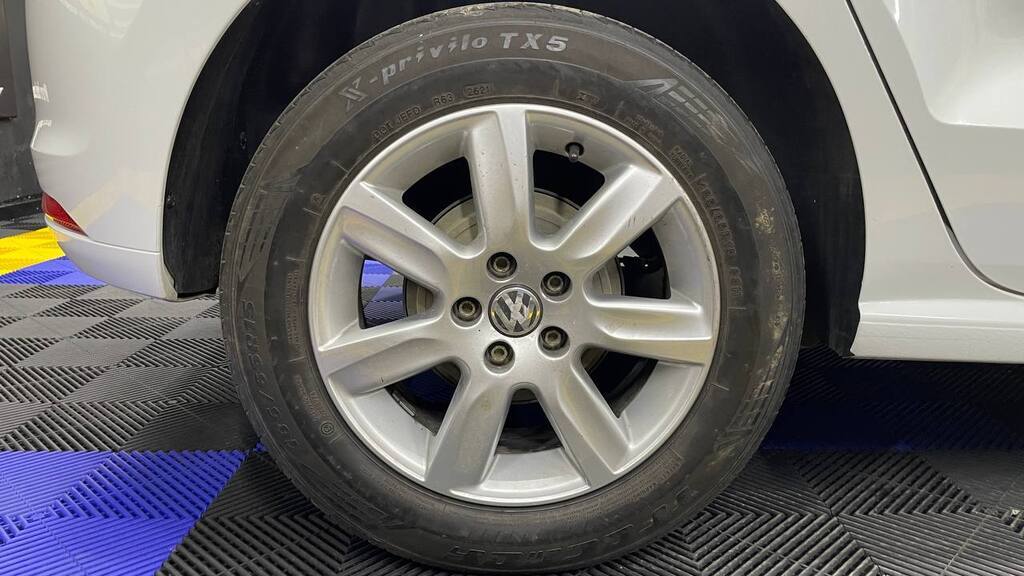 VOLKSWAGEN - POLO VIVO 1.4 COMFORTLINE (5DR)