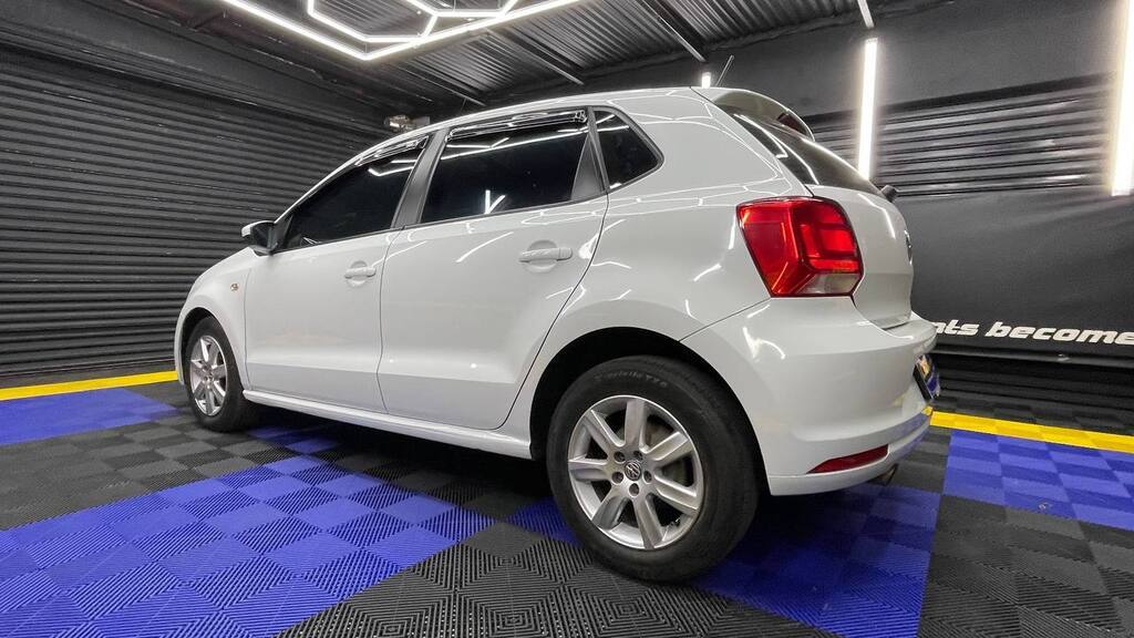 VOLKSWAGEN - POLO VIVO 1.4 COMFORTLINE (5DR)