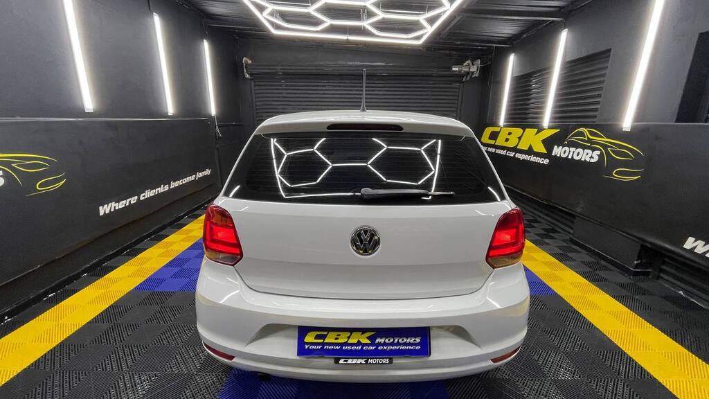 VOLKSWAGEN - POLO VIVO 1.4 COMFORTLINE (5DR)