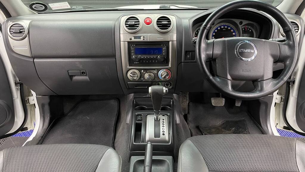 ISUZU - KB300D-TEQ A/T LX P/U D/C