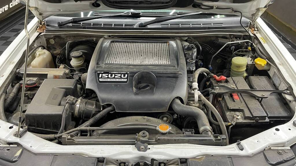 ISUZU - KB300D-TEQ A/T LX P/U D/C