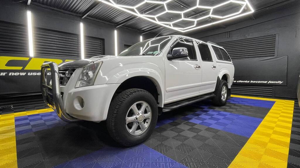 ISUZU - KB300D-TEQ A/T LX P/U D/C