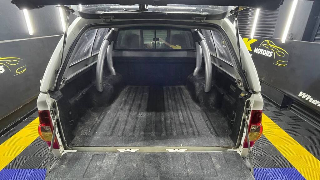 ISUZU - KB300D-TEQ A/T LX P/U D/C