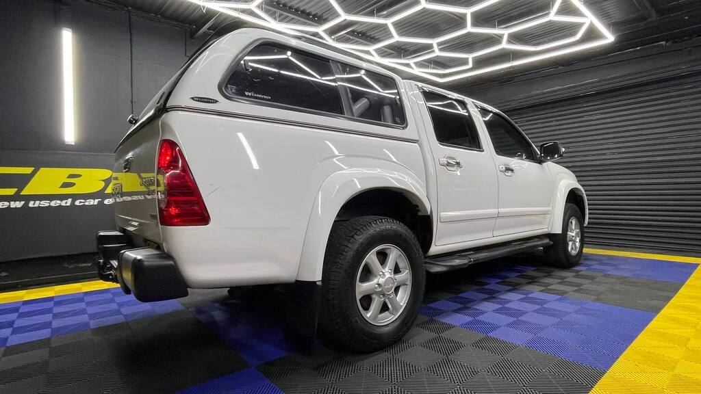 ISUZU - KB300D-TEQ A/T LX P/U D/C