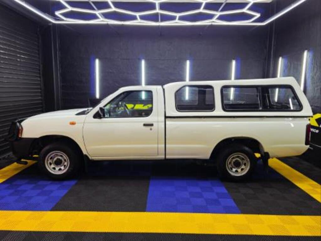 NISSAN - HARDBODY NP300 2.0i LWB P/U S/C