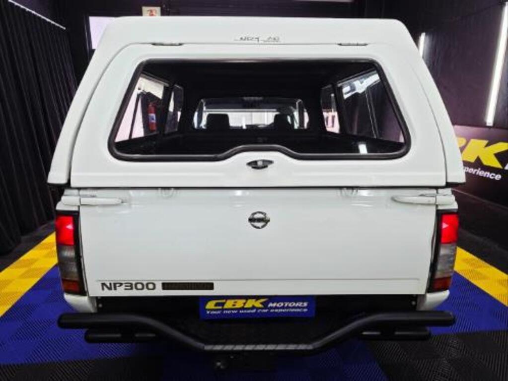 NISSAN - HARDBODY NP300 2.0i LWB P/U S/C