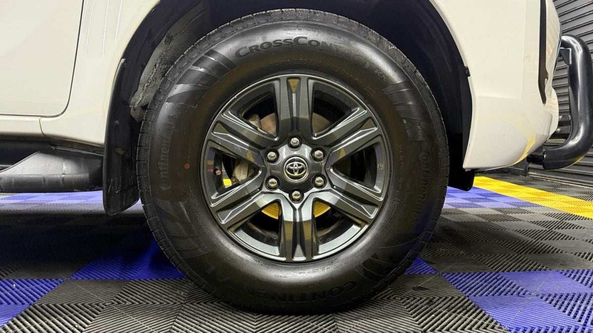 Toyota - Hilux - 2.4GD-6 Double Cab Raider Auto