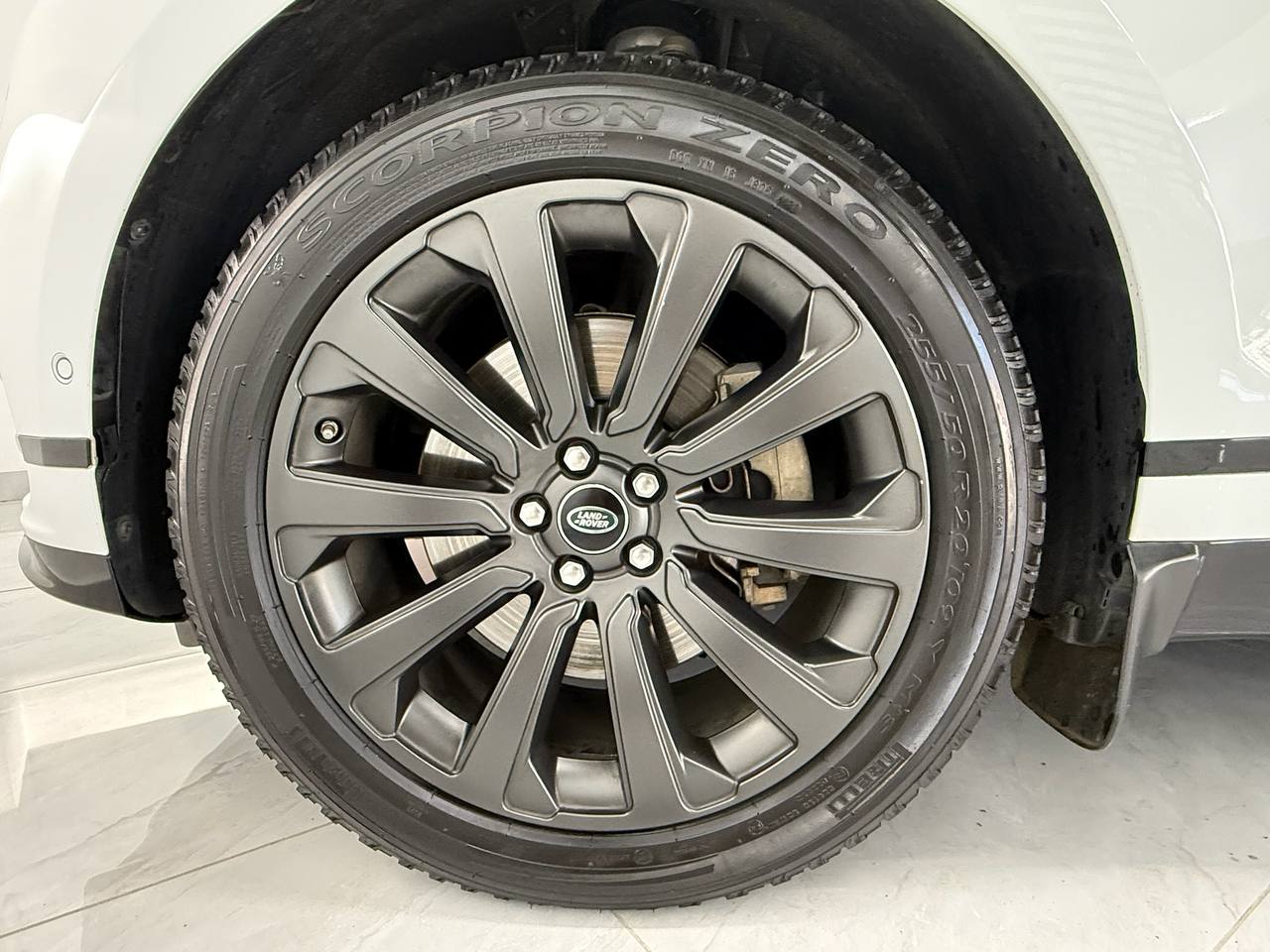 Land Rover - Range Rover Velar - D300 R-Dynamic SE