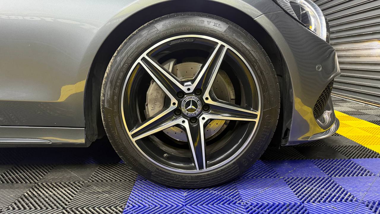 Mercedes-Benz - C-Class - C180 AMG Line