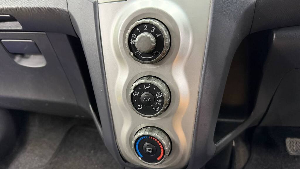 TOYOTA - YARIS T3 SPIRIT A/T 5Dr