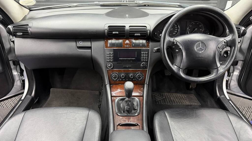 MERCEDES-BENZ - C180K ELEGANCE