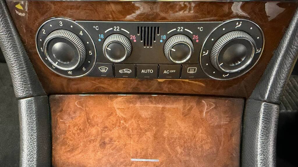 MERCEDES-BENZ - C180K ELEGANCE