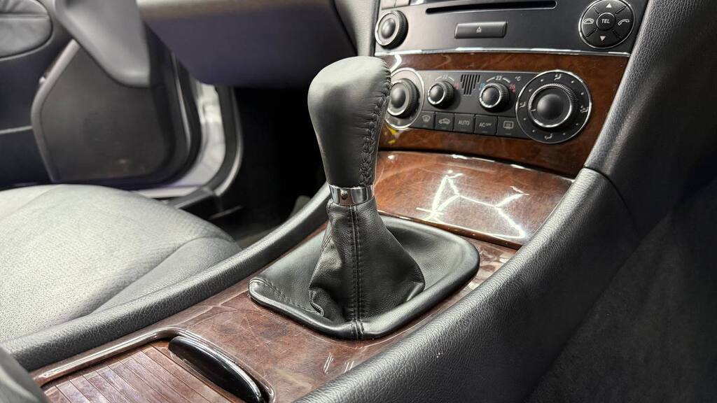 MERCEDES-BENZ - C180K ELEGANCE