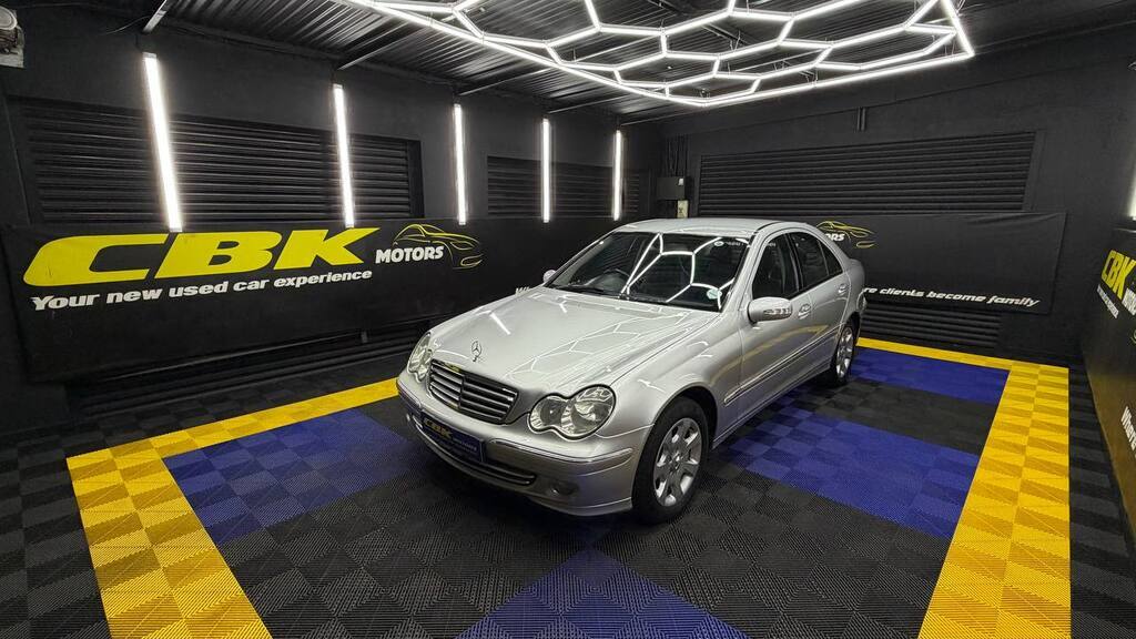 MERCEDES-BENZ - C180K ELEGANCE