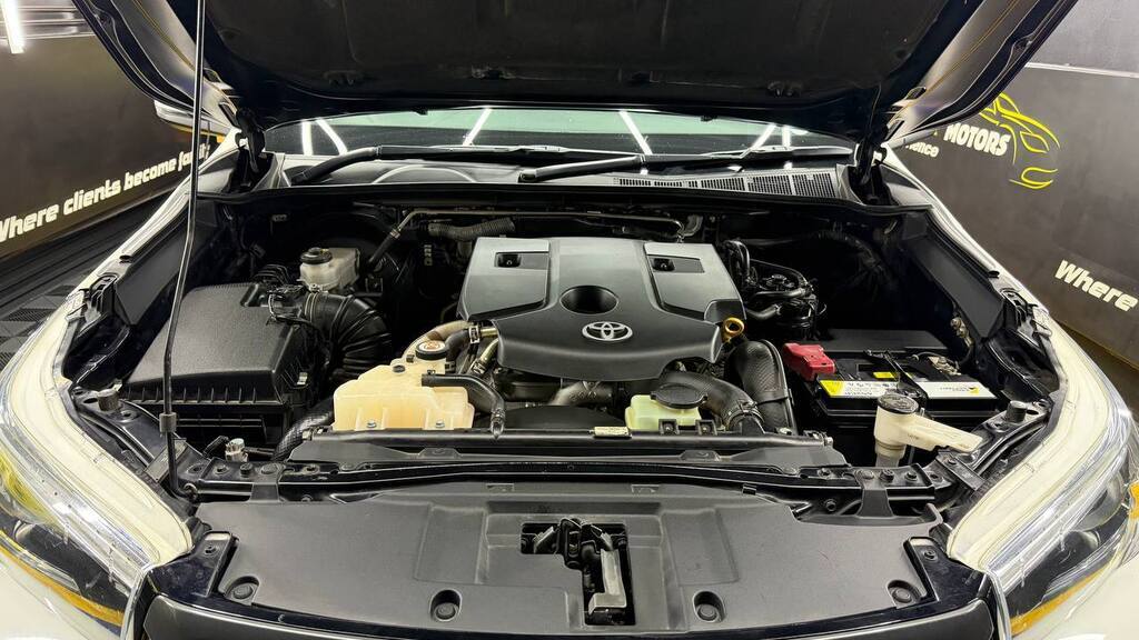 TOYOTA - HILUX 2.8 GD-6 GR-S 4X4 A/T P/U D/C