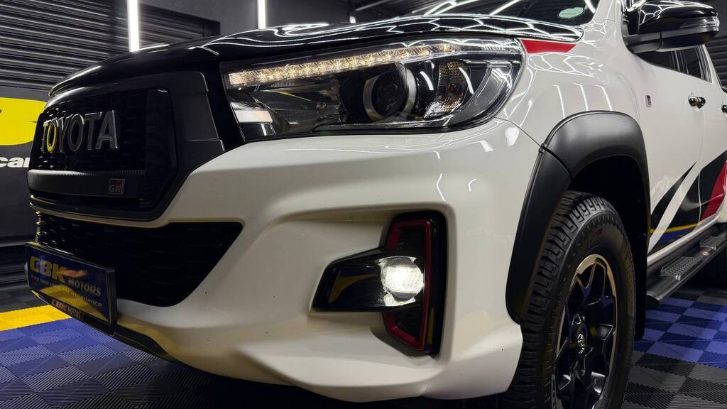 TOYOTA - HILUX 2.8 GD-6 GR-S 4X4 A/T P/U D/C