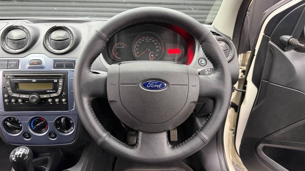 FORD - FIGO 1.5 AMBIENTE (5DR)