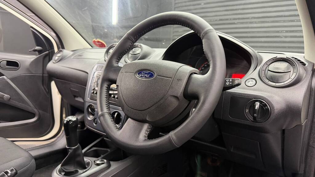 FORD - FIGO 1.5 AMBIENTE (5DR)