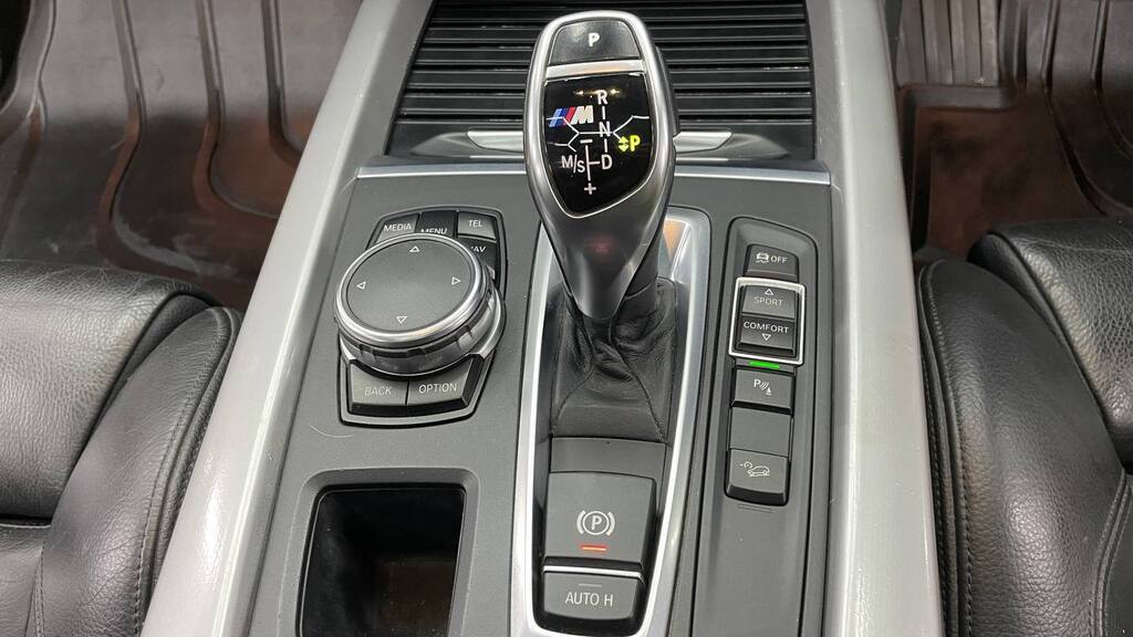 BMW - X5 M50d (F15)