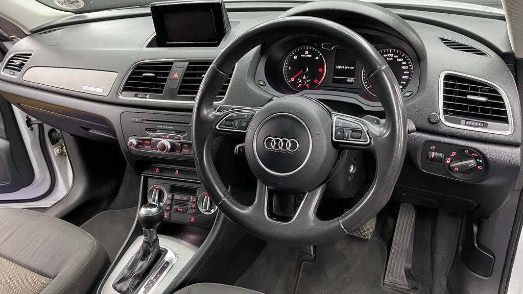AUDI Q3 2.0 TDI QUATT STRONIC (135KW) (40 TDI)