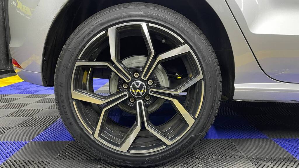 VOLKSWAGEN POLO VIVO 1.4 TRENDLINE (5DR)