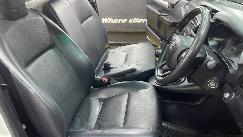 TOYOTA HILUX 2.4 GD A/C P/U S/C