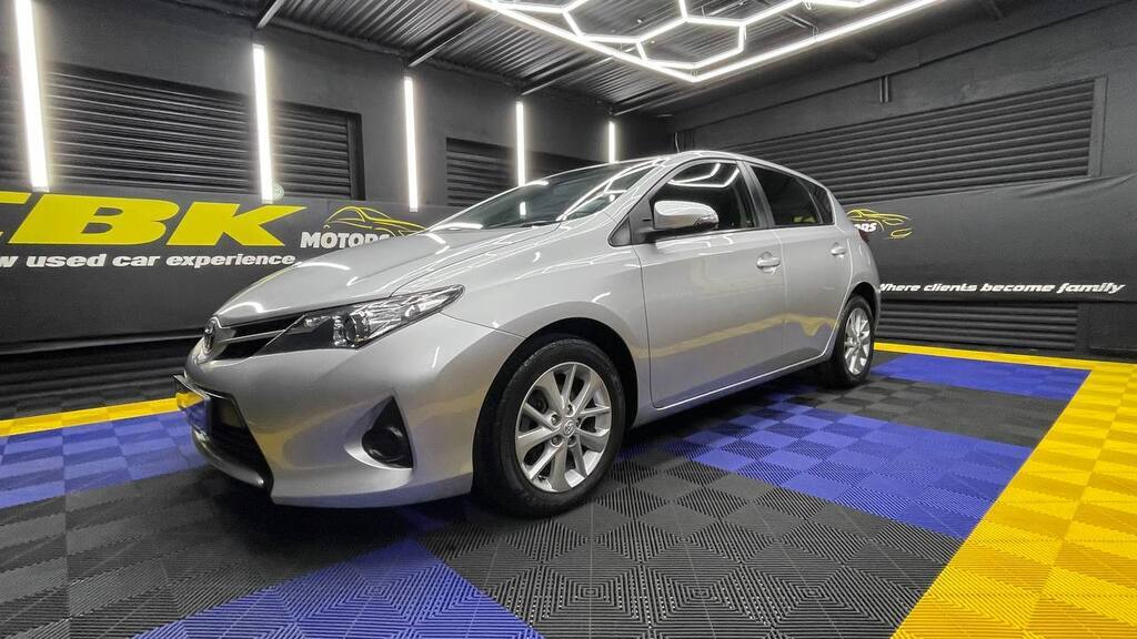 TOYOTA AURIS 1.6 XI