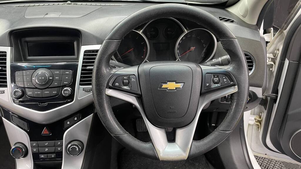CHEVROLET - CRUZE 1.6 LS