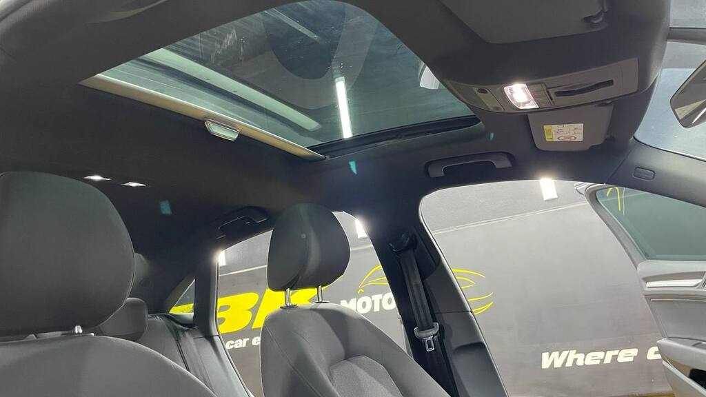 AUDI A3 1.0T FSI STRONIC (30 TFSI)