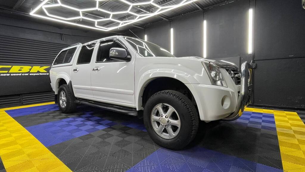 ISUZU - KB300D-TEQ A/T LX P/U D/C