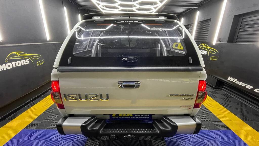 ISUZU - KB300D-TEQ A/T LX P/U D/C