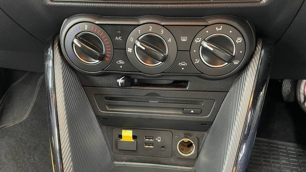 MAZDA - MAZDA2 1.5 DYNAMIC A/T 5Dr