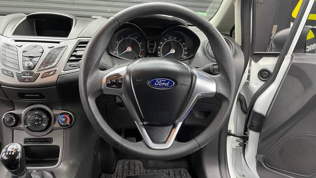 FORD - FIESTA 1.4 TREND 5DR