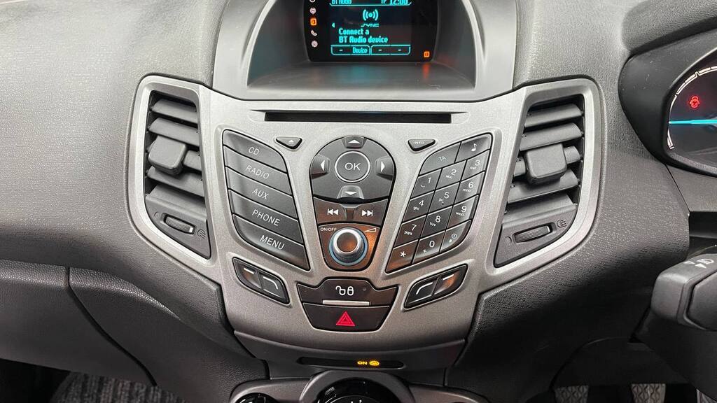 FORD - FIESTA 1.4 TREND 5DR
