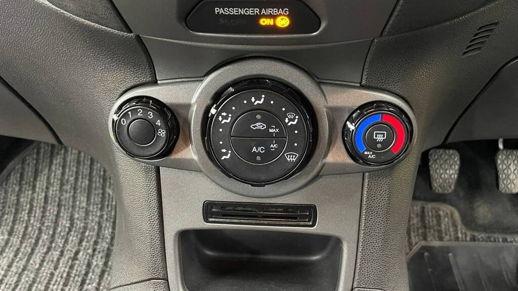 FORD - FIESTA 1.4 TREND 5DR