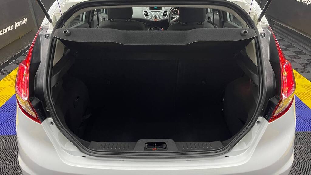 FORD - FIESTA 1.4 TREND 5DR