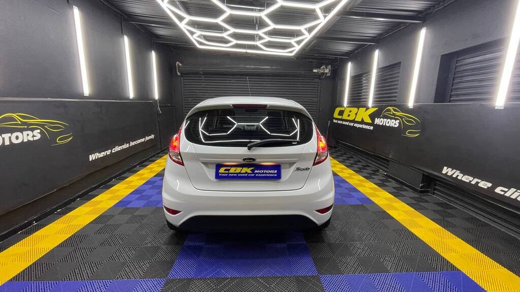 FORD - FIESTA 1.4 TREND 5DR
