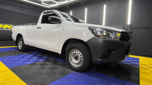 Toyota Hilux 2.4GD (Aircon)