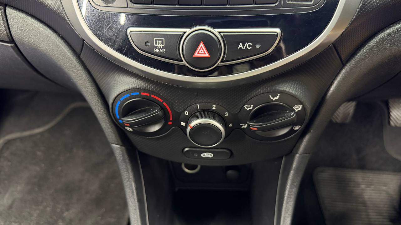 Hyundai Accent Sedan 1.6 Motion