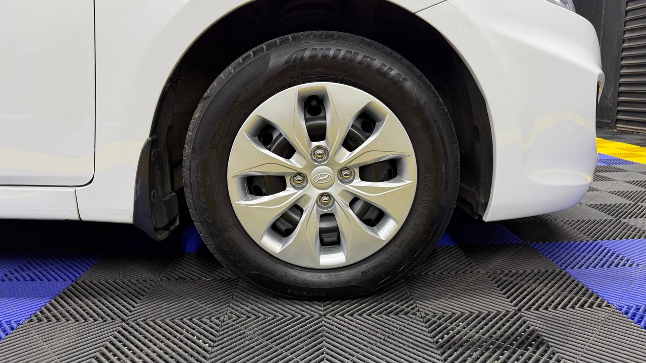 Hyundai Accent Sedan 1.6 Motion