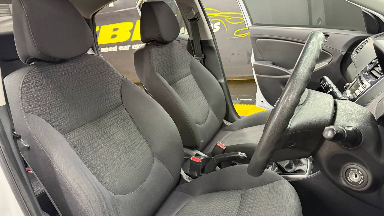 Hyundai Accent Sedan 1.6 Motion