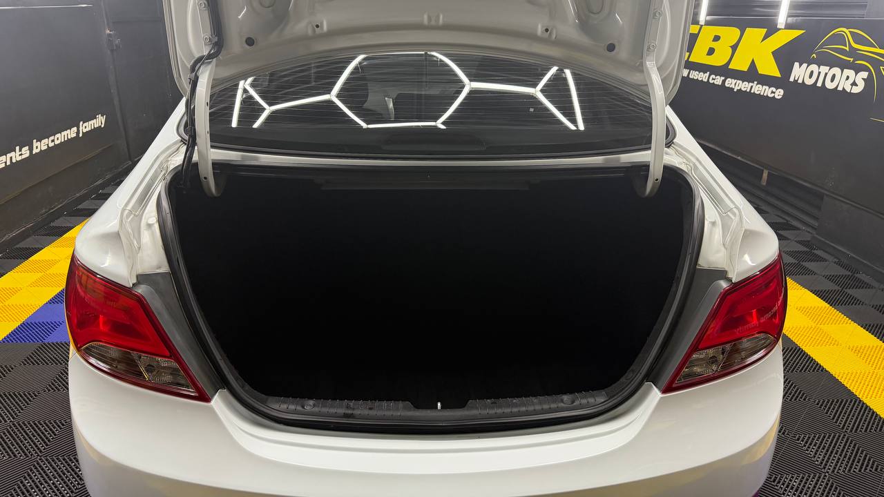 Hyundai Accent Sedan 1.6 Motion