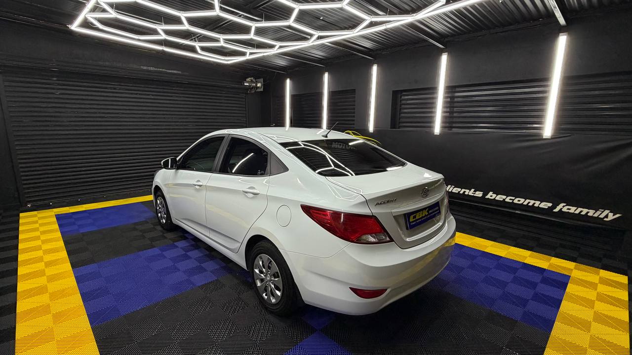 Hyundai Accent Sedan 1.6 Motion
