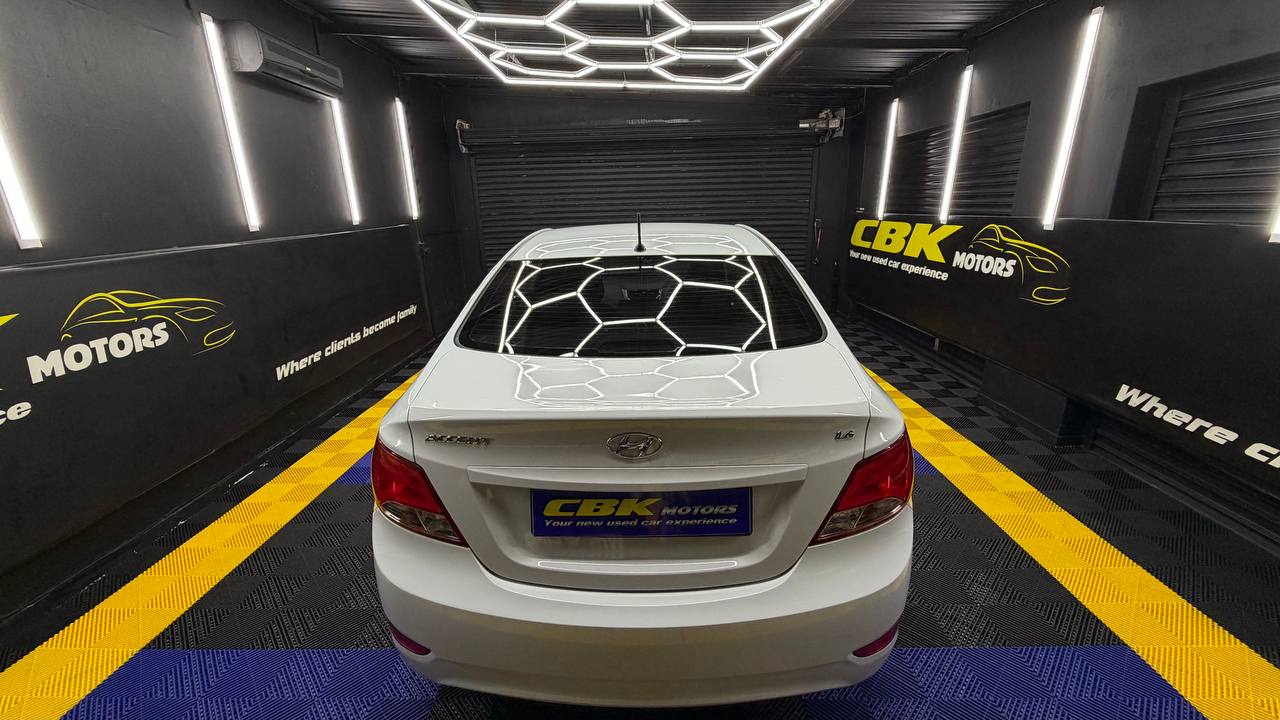 Hyundai Accent Sedan 1.6 Motion