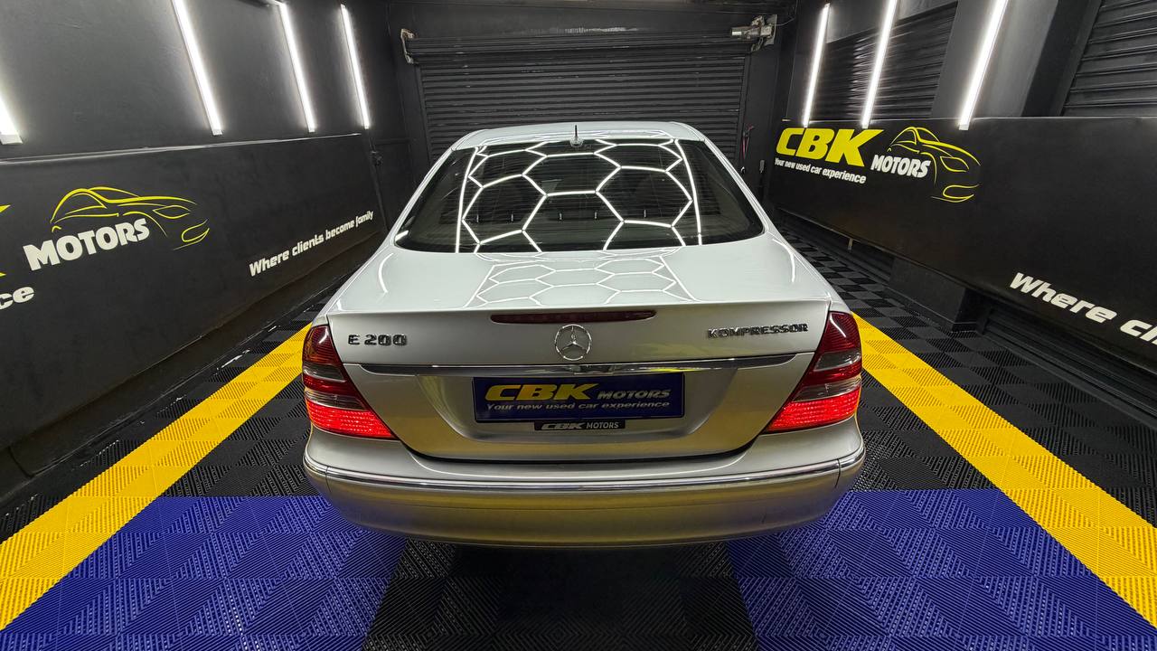 Mercedes-Benz E-Class E200 Kompressor